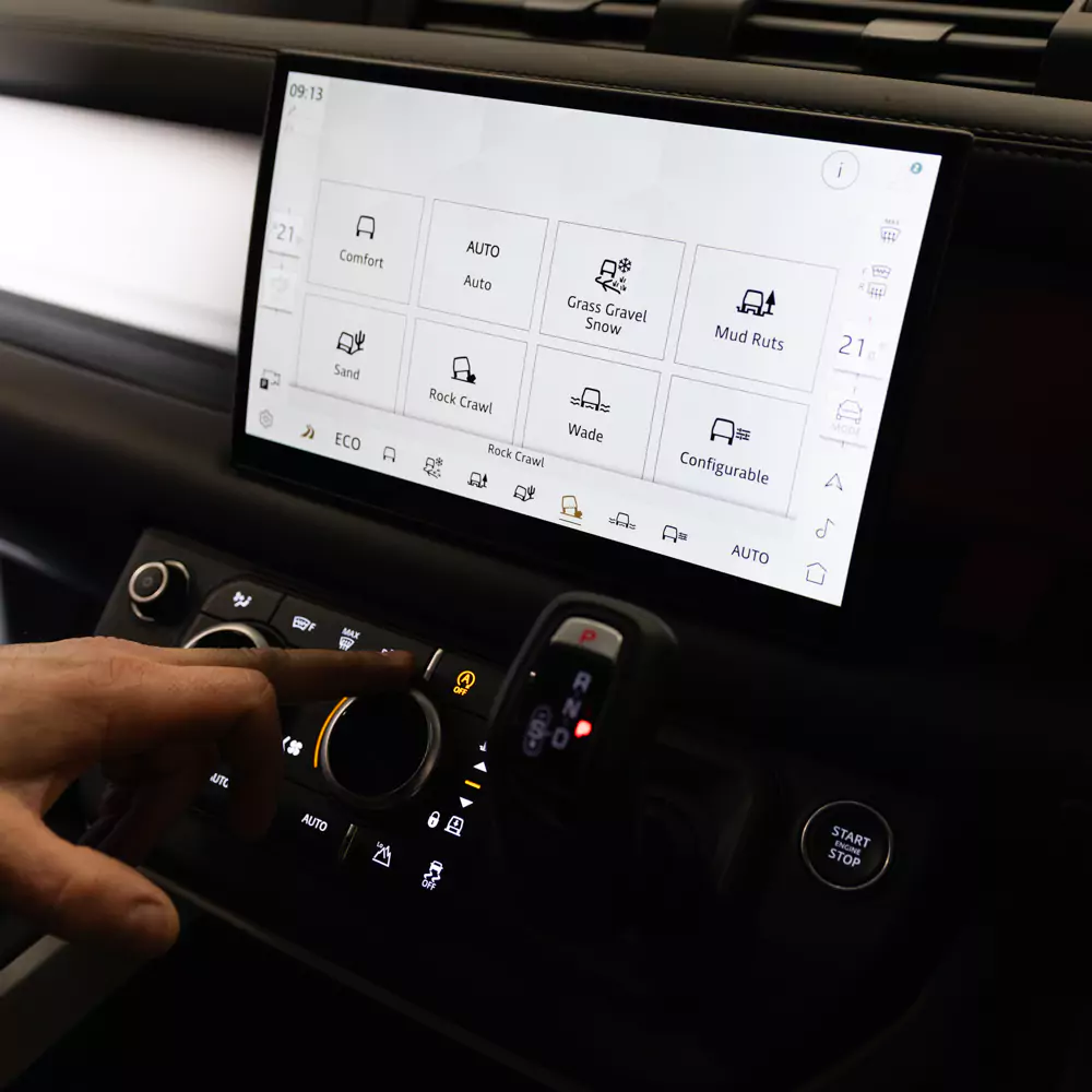 driver selecting auto driving mode